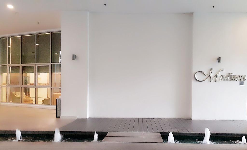 Regalia Suites By Ihost Kuala Lumpur Exterior foto